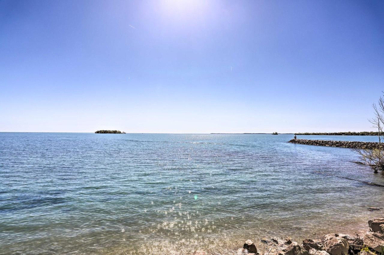 Cozy Middle Bass Island Getaway On Lake Eerie! プットインベイ エクステリア 写真