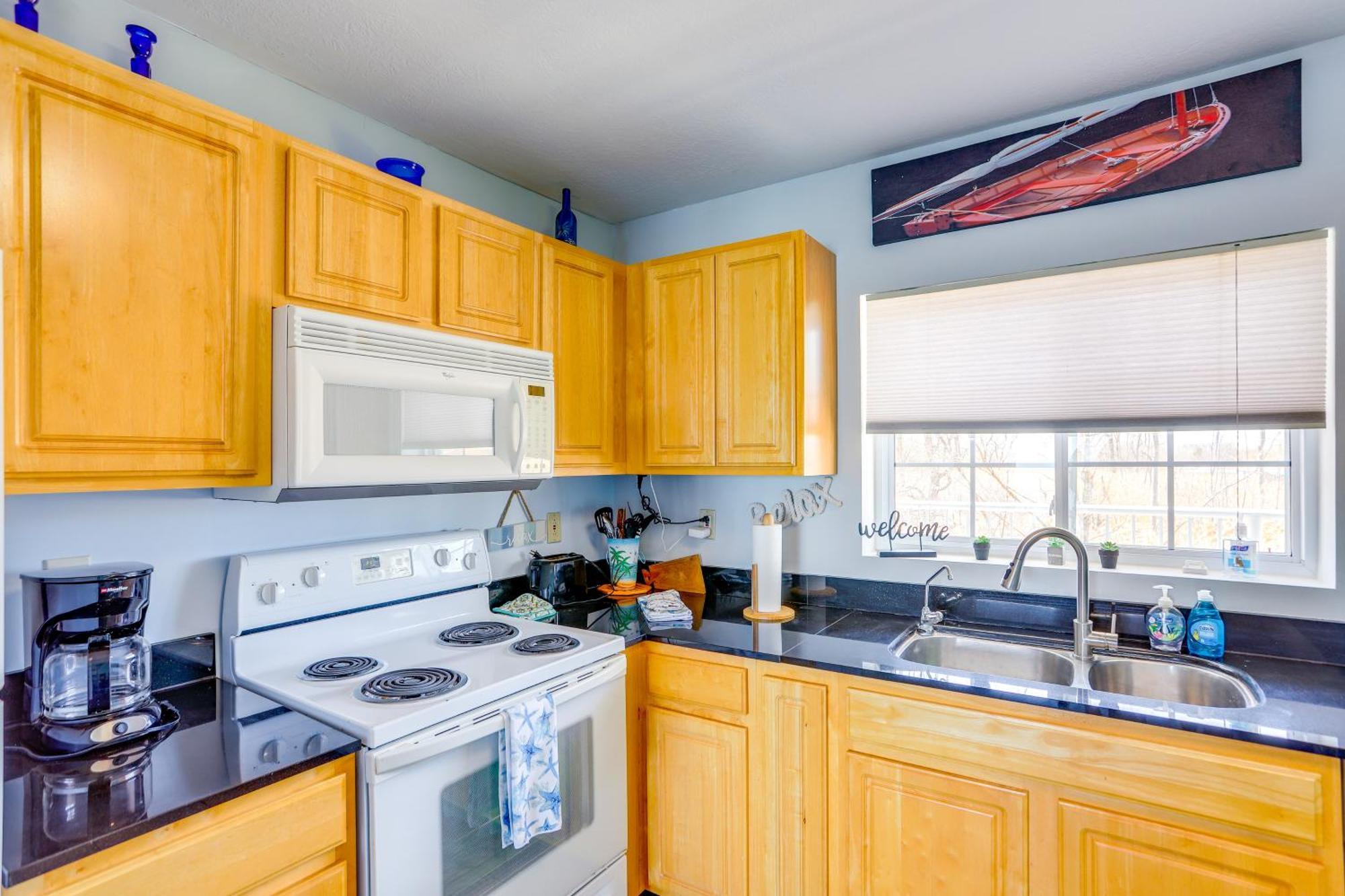 Cozy Middle Bass Island Getaway On Lake Eerie! プットインベイ エクステリア 写真